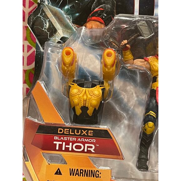 Hasbro 2011 Thor Deluxe Blaster Armor Thor Dual-Missile Action Figure - Picture 3 of 4